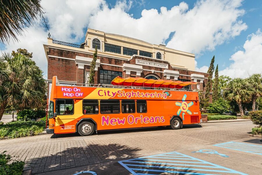 City Sightseeing New Orleans HOHO Bus Tour & Bookable Extras - Magazine Street and the Garden District: When the Tour Turns Into Architecture Time