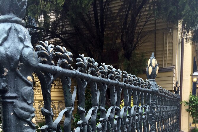 French Quarter Walking Tour With Comp 1850 House Museum Admission - What makes the guides stand out in a group of 8