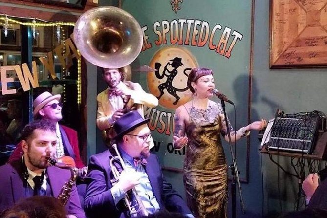 Frenchmen Street VIP Live Music Pub Crawl in New Orleans - The Stellar Bar start: VIP wristbands and a clean launch