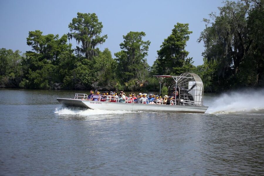 From Lafitte: Swamp Tours South of New Orleans by Airboat - Food and waiting time: gift shop snacks, picnic tables, and time to reset