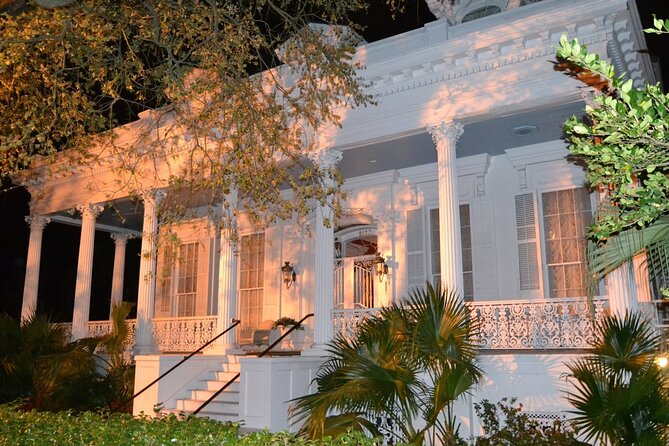 Garden District and Gates of Lafayette Cemetery Walking Tour - Celebrity Homes and Film Locations: Fun, But Still Grounded
