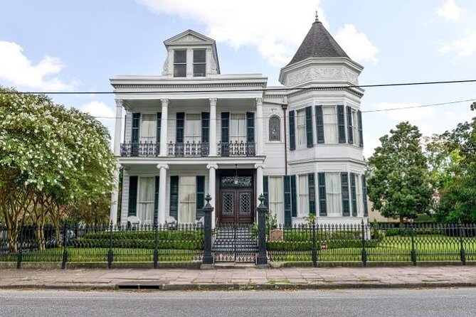 Garden District History and Homes Walking Tour - Stop 3, Lafayette Cemetery No. 1: what you gain when access is limited