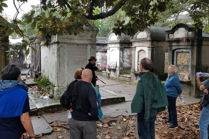 Garden District Home and History Walking Tour - Garden District on a story-driven walking route