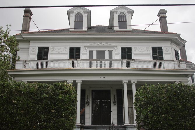 Historic Garden District Walking Tour - Practical Tips for Sidewalks, Shade, and Photo Timing