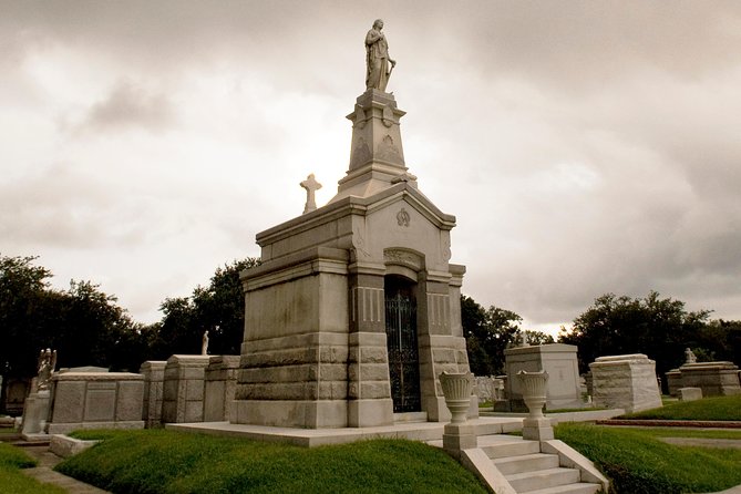 Historic Metairie Cemetery Walking Tour by Save Our Cemeteries - Why Lake Lawn Metairie feels like New Orleans in stone