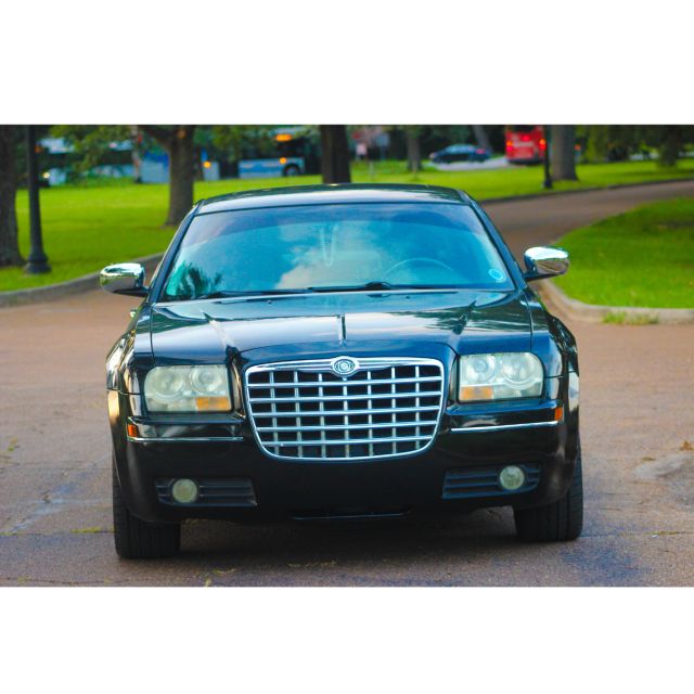 New Orleans: 1-Way Private Airport Transfer - Flight tracking and meeting point, not a guessing game