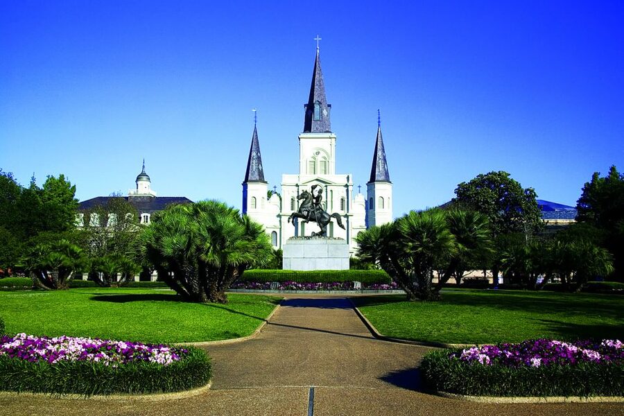 New Orleans: 2-Hour 15-Minute City and Cemetery Tour by Bus - Bayou St. John: where the city relaxes into water views