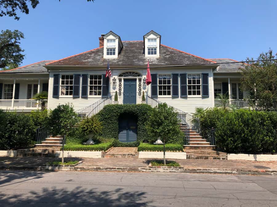 New Orleans: 2-Hour Homes of the Rich & Famous Walking Tour - The Gossip and Scandals Part, Done in a Way That Stays Respectful