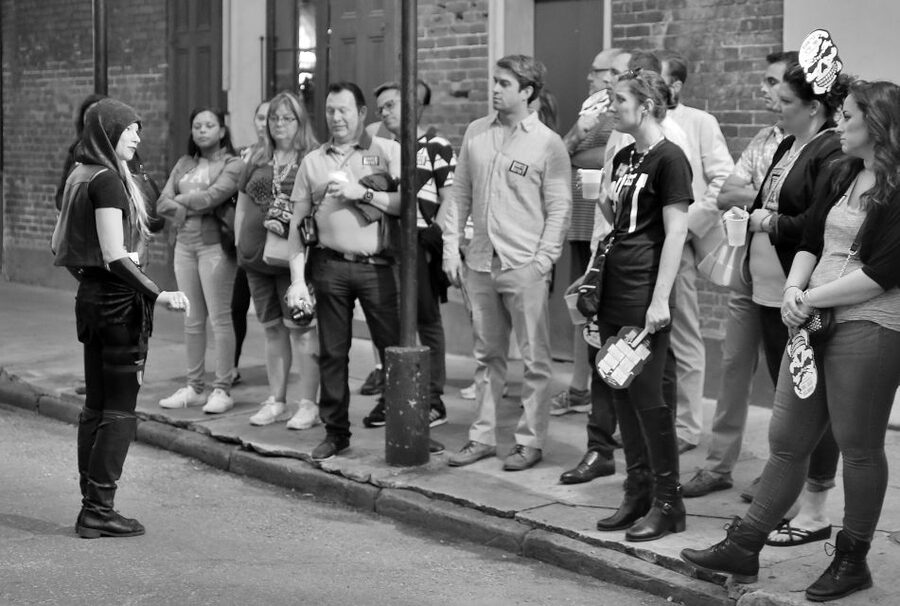 New Orleans: 5 in 1 Ghost & Mystery Evening Tour - Camera tips and the paranormal photo claim