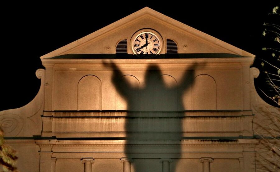 New Orleans: 5 in 1 Ghost & Mystery Evening Tour - Where the tour starts: Vampire Apothecary on St. Peter Street