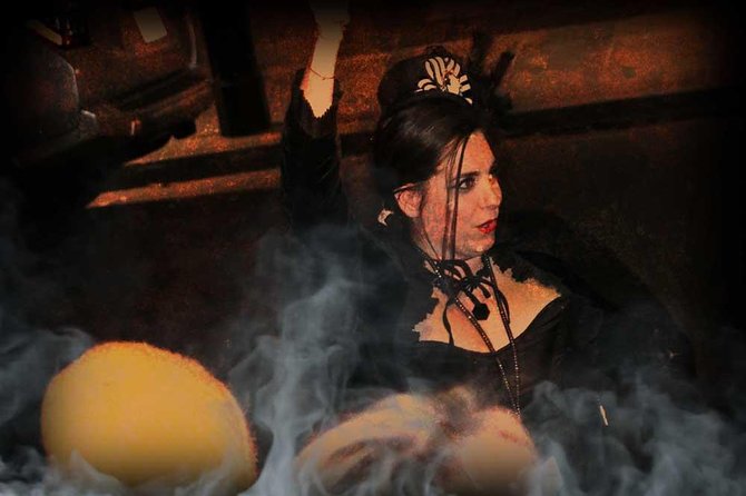 New Orleans Adults-Only Ghost, Voodoo and Vampire Tour - What to bring: shoes, layers, and how to handle the French Quarter terrain