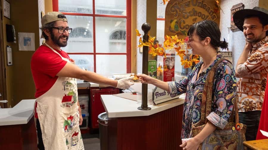 New Orleans: Beloved Bites & Famous Dishes Food Tour - Where you meet: Jackson Square and an easy way to start