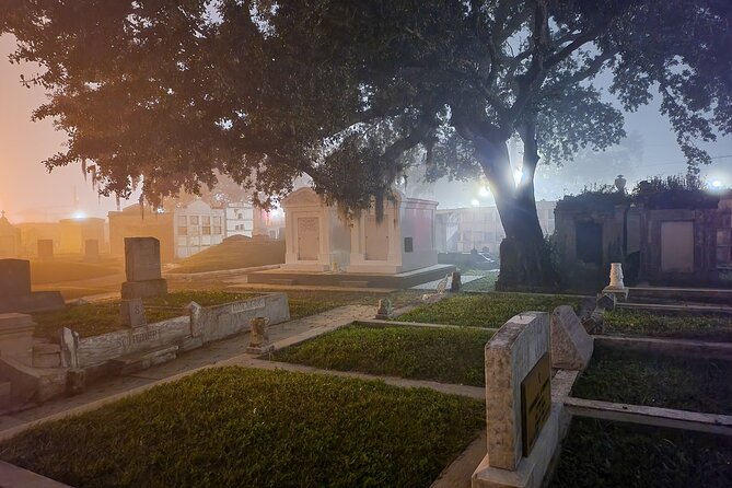 New Orleans Cemetery Bus Tour with Exclusive Cemetery Access - Guides like Jeff or Geoff, plus drivers like Cory or Carl: why the storytelling matters