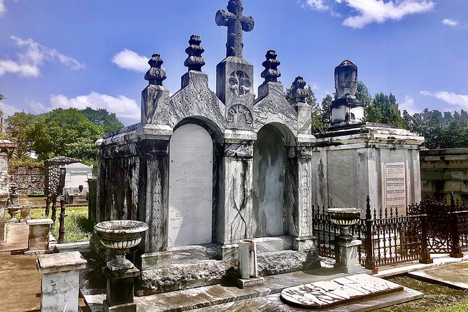 New Orleans Cemetery Walking Tour - Reading Tombs, Vaults, and Mourning Symbols Like a Local