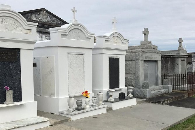 New Orleans: City and Cemetery Sightseeing Tour - French Quarter Stops: Creole Townhouses and Shotgun Homes