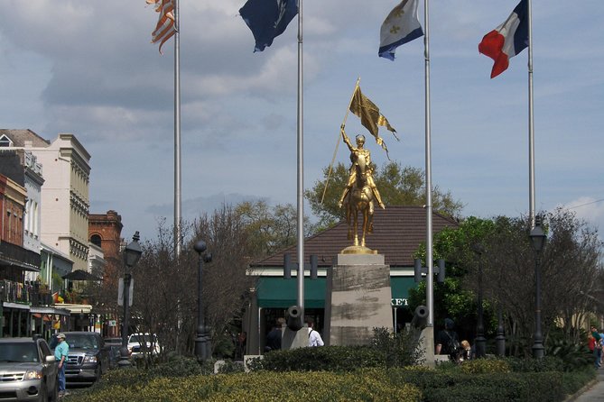 New Orleans City, Cemetery and Swamp Full-Day Tour - Getting from your hotel to the French Quarter bus tour