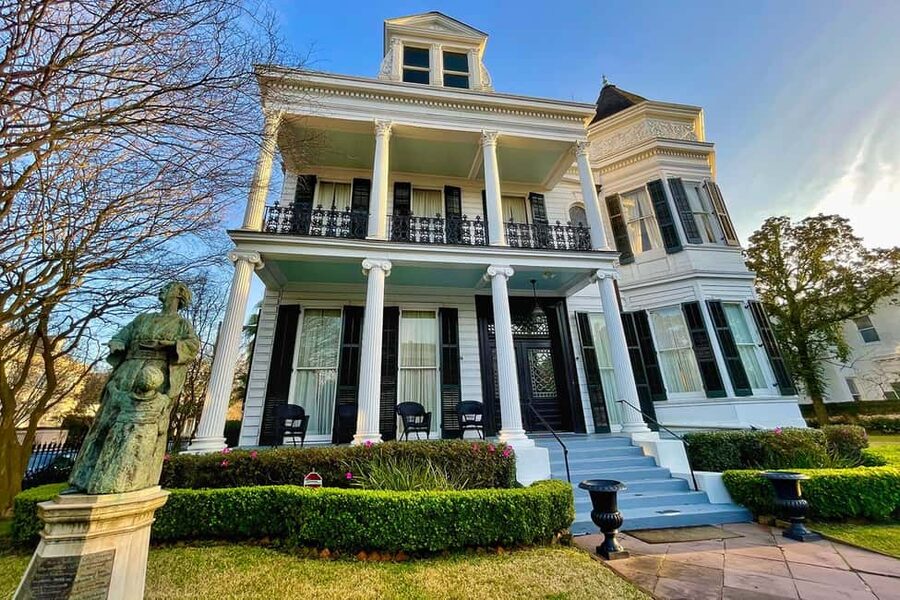 New Orleans: City & Cemetery Tour + Garden District Stroll - Key Points Worth Knowing Before You Go