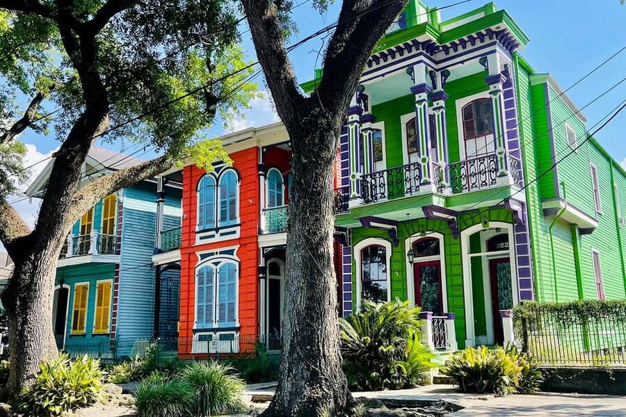 New Orleans: City & Cemetery Tour + Garden District Stroll - St. Charles Avenue to the Garden District: Architecture and Story Behind the Facades