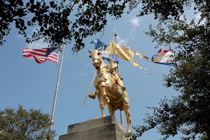 New Orleans City Sightseeing Hop-On Hop-Off Bus Tour - Poydras and Loyola: Stop 7 and Stop 8 for Museums, Squares, and Big-City Options