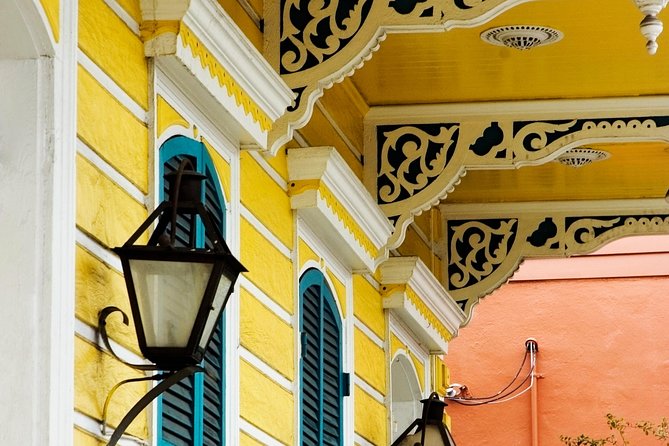 New Orleans City Tour: French Quarter, Garden District & Cemetery - Garden District Sights: Oak-Lined Streets and 19th-Century Mansions