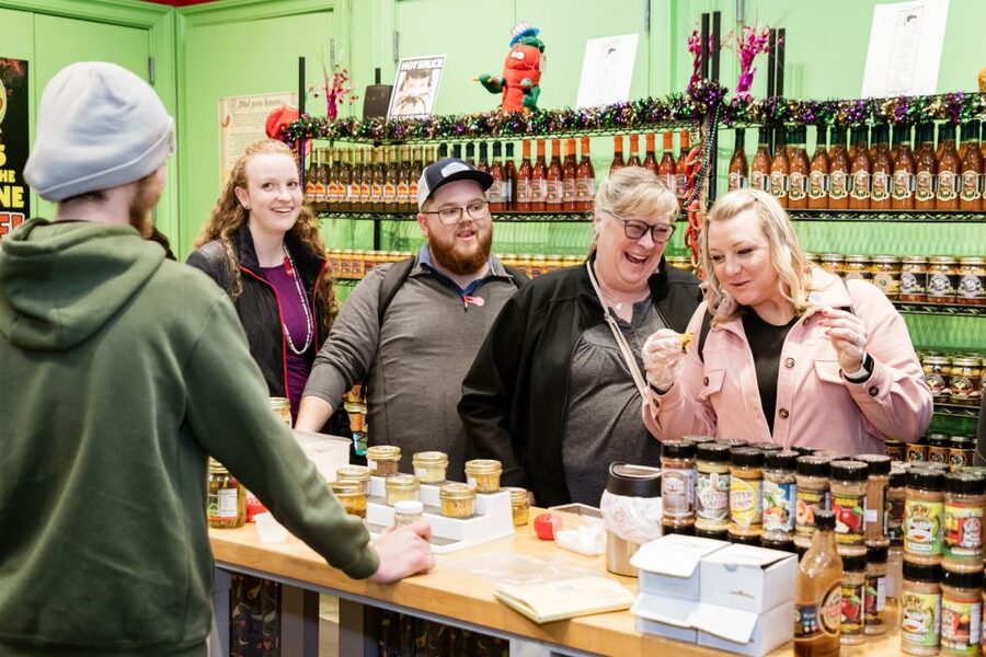 New Orleans: Combo Cocktail and Food History Tour - Your moneys worth: 4 craft cocktails plus 6 tastings