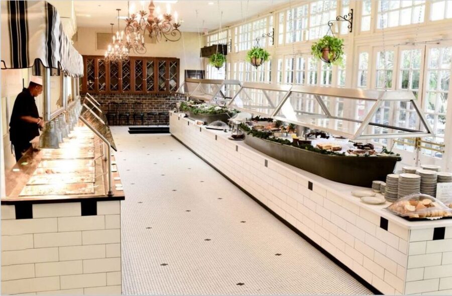 New Orleans: 'Court of Two Sisters' Jazz Brunch Buffet - The Courtyard Setup That Makes Brunch Feel Like a Break