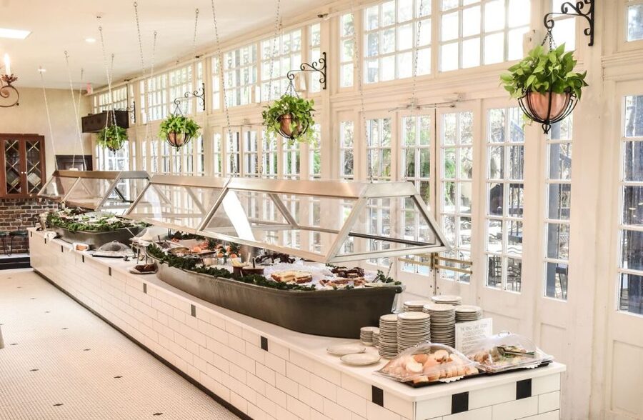 New Orleans: 'Court of Two Sisters' Jazz Brunch Buffet - Jazz While You Eat: What That Actually Changes
