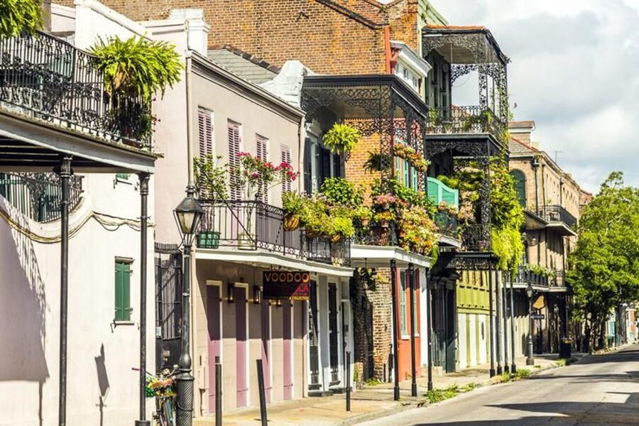 New Orleans: Five-in-One City Walking Tour - Above-ground cemeteries and reused vaults, explained without the fluff