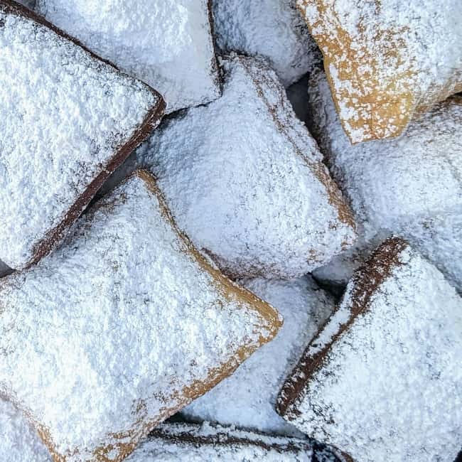 New Orleans: Food Tour with Seafood Boil in French Quarter - Cocktails and the 21+ Rule: How Drinks Fit In