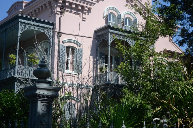 New Orleans French Quarter and Garden District Bike Tour - Where to Meet (and What You Get Right Away)