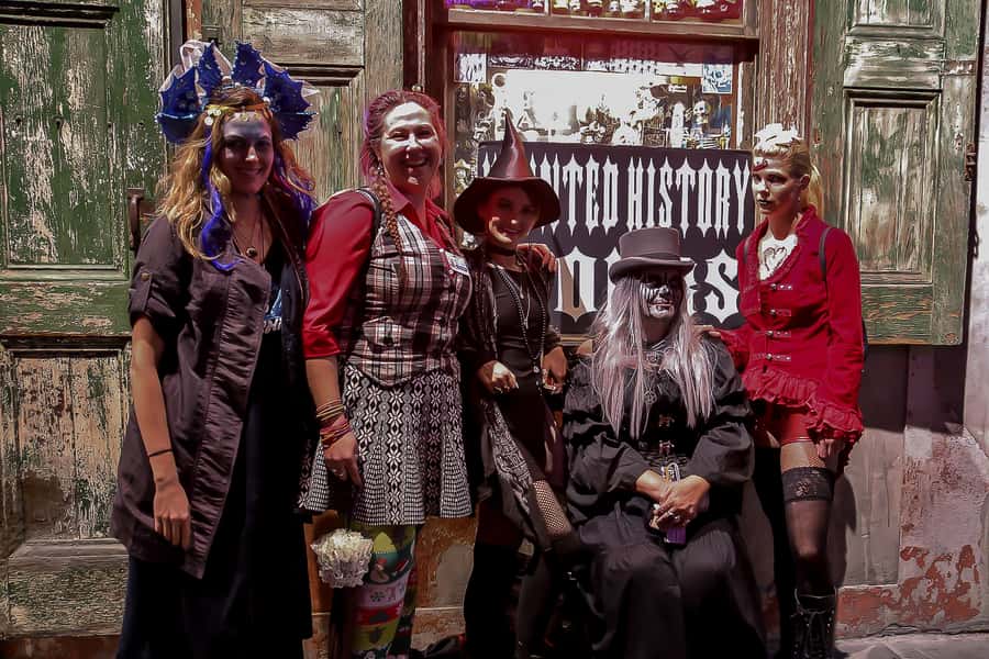 New Orleans: French Quarter Ghost and Legends Walking Tour - The route’s spine: Lalaurie Mansion and the Napoleon House
