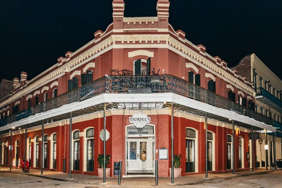 New Orleans: French Quarter Ghost Tour with Interior Visit - How the Tour Storytelling Style Works (Licensed Guides, No Gimmicks)
