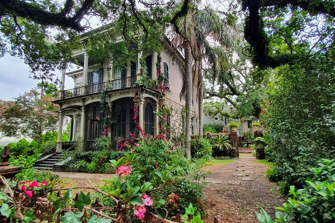 New Orleans Garden District and Cemetery Bike Tour - St. Joseph Cemetery: crypts, sea level reality, and a tradition you won’t forget