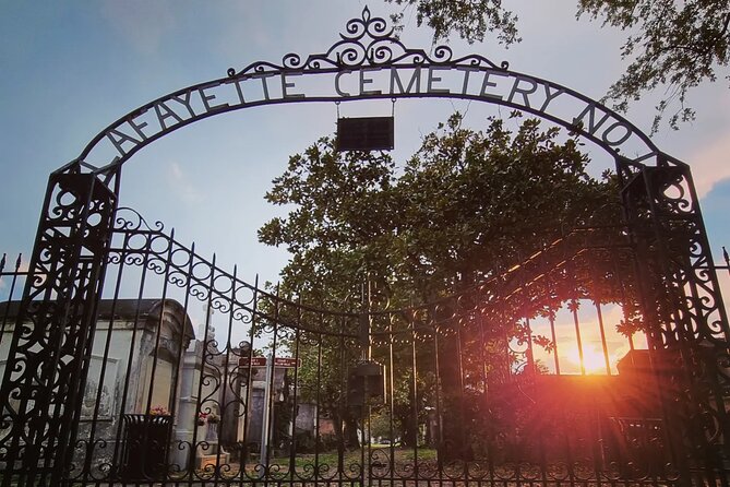 New Orleans Garden District and Cemetery Bike Tour - Irish Channel ride: churches and shotgun houses close to the Garden District