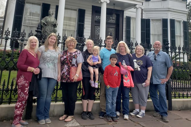 New Orleans Garden District History Walking Tour - The Garden District walk: antebellum homes and architecture you can actually spot