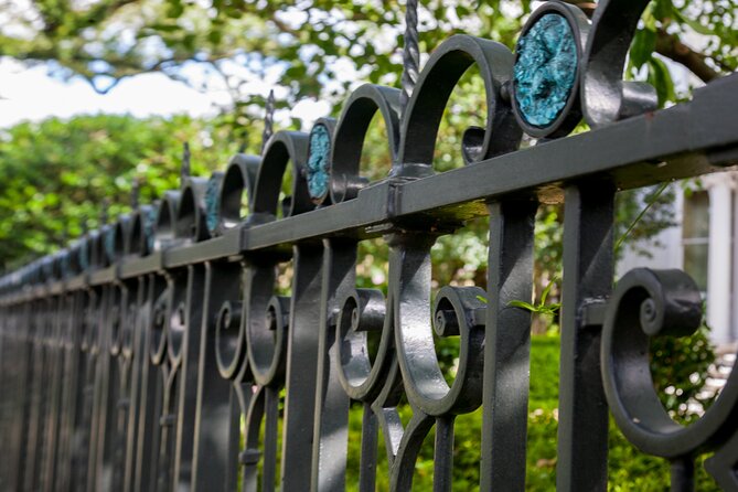 New Orleans Highlights of the Garden District Walking Tour - Value check: why $37 can feel right for the right person
