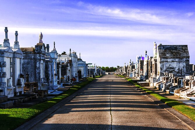 New Orleans Historic Cemetery Walking Tour - The Two-Hour Plan, St. Patrick to Katrina Memorial