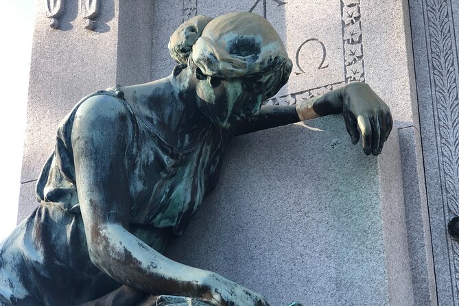 New Orleans Metairie Cemetery Tour: Millionaires and Mausoleums - The 2-hour walk at Lake Lawn Metairie: what you’ll actually experience