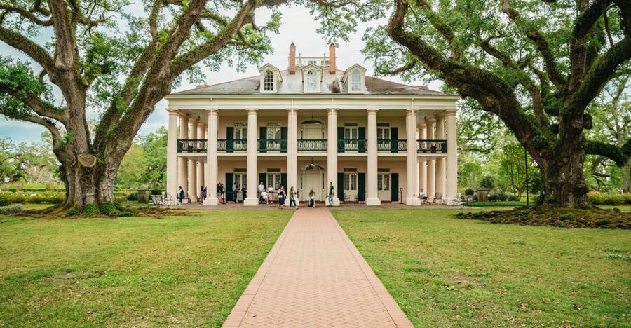 New Orleans: Oak Alley Plantation and Swamp Cruise Day Trip - Oak Alley Plantation, the Road Trip Version of a Time Machine