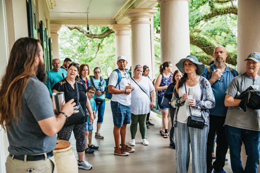 New Orleans: Oak Alley Plantation and Swamp Cruise Day Trip - The Bus Ride Reality Check, Comfort Tips for a Long Day
