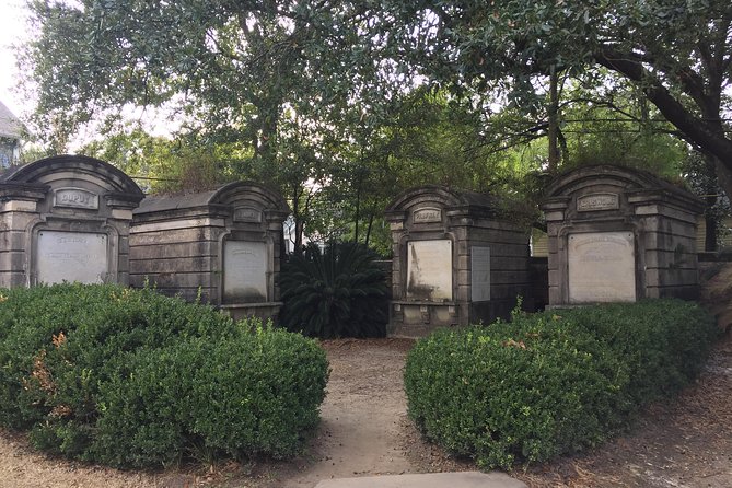 New Orleans Small-Group Garden District Walking Tour - Lafayette Cemetery No. 1 through the gates: why it hits hard