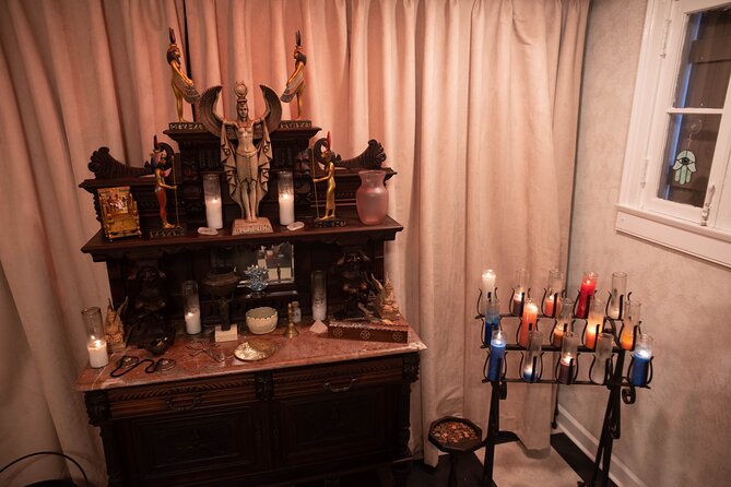 New Orleans Spirits & Spells: Witchcraft, Voodoo, and Ghost Tour - Voodoo Authentica: history, and the real supply shop option at 4pm