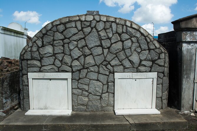New Orleans St. Louis Cemetery No. 3 Walking Tour - Price and value: $25 for a real guide, not a drive-by