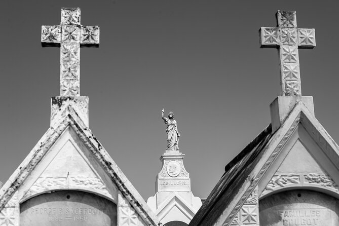 New Orleans St. Louis Cemetery No. 3 Walking Tour - Getting there at 3421 Esplanade Ave, and finding the right gate