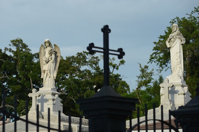 New Orleans St. Louis Cemetery No. 3 Walking Tour - What to bring (and what not to rely on)