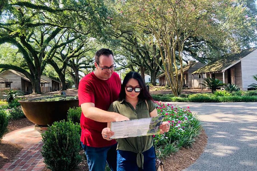 New Orleans: Swamp Boat Ride & Oak Alley Plantation Tour - What to eat, drink, and pack for a long bayou day