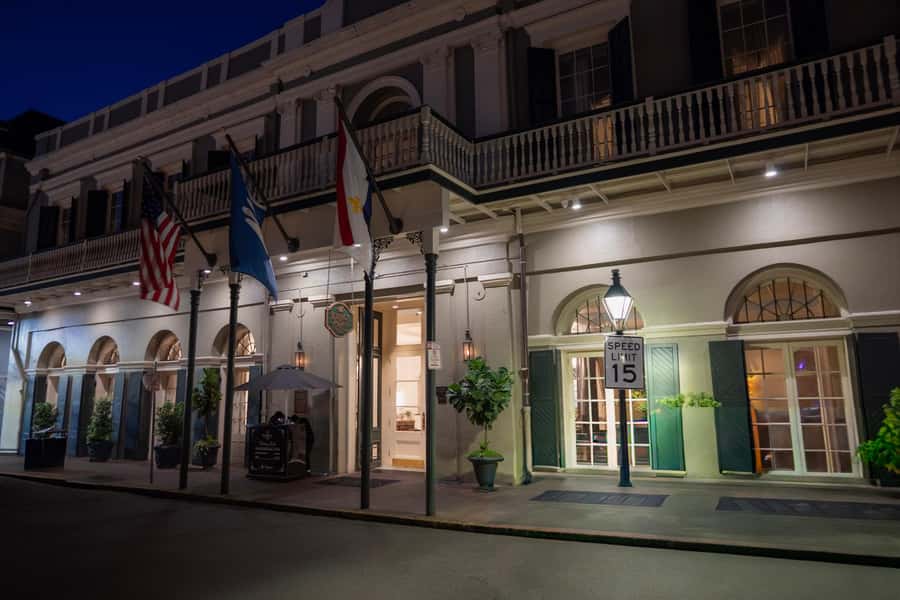 New Orleans: True Crime Pub Crawl - Bar Stops: How the Drinking Works With the Storytelling