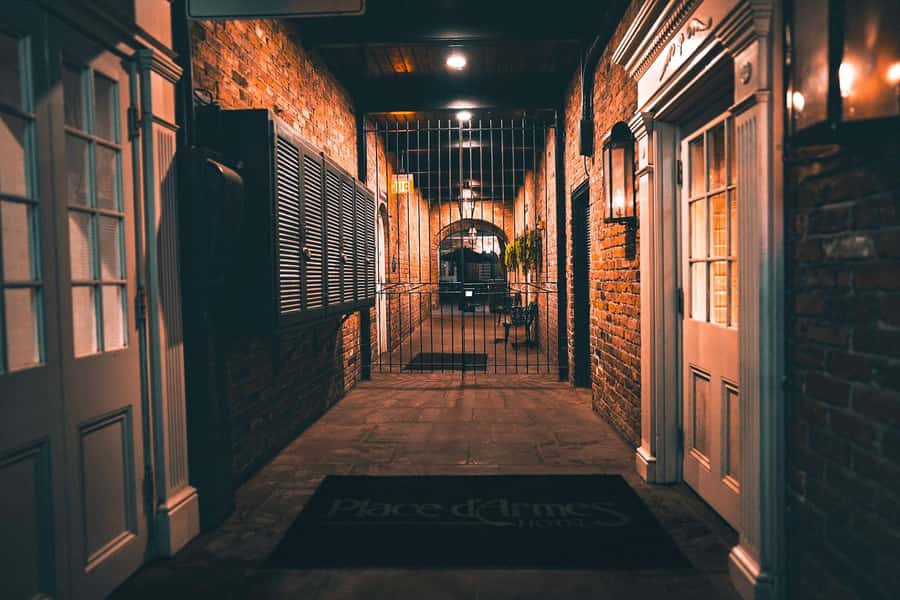 New Orleans: True Crime Pub Crawl - Guide Styles: Why People Keep Mentioning Specific Names