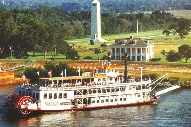 Paddlewheeler Creole Queen Historic Mississippi River Cruise - A paddleboat cruise that actually teaches you something