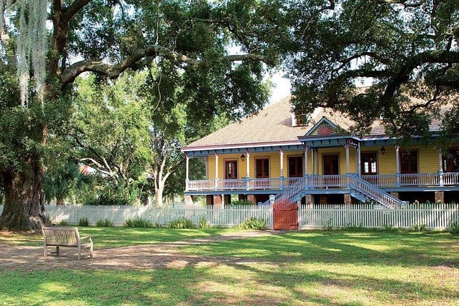 Small-Group Laura and Whitney Plantation Tour from New Orleans - From Downtown New Orleans to the plantations, with a 14-passenger van